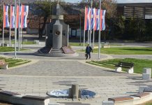 Gvozdeni puk kroz mobilne aplikacije gvozdeni puk