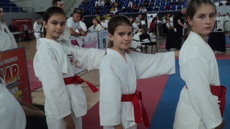 karatisti medalje prokuplje
