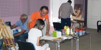 Slikari sa likovne kolonije obnavljaju manastir u Ajdanovcu