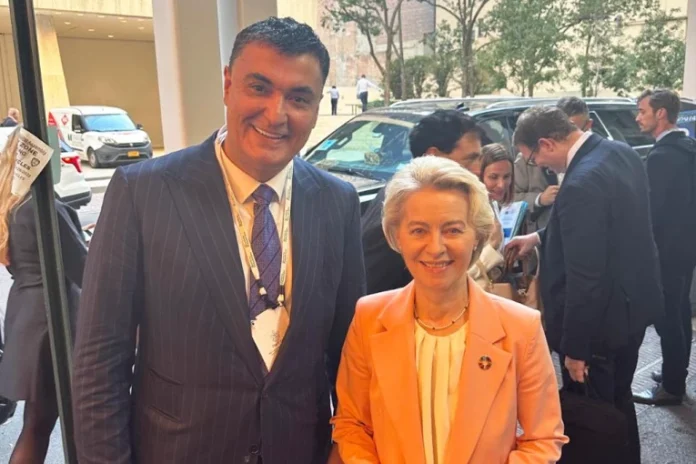 Ursula foder Lajen i Rade Basta