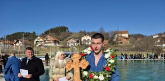 Bogojavljanski krst treći put osvojio Aleksandar Đinđić